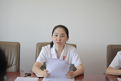 代理团委书记晏俪航主持团委会第一次会议.jpg